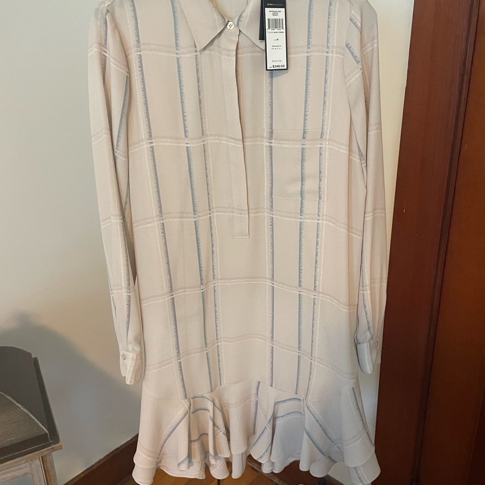 Beautiful Taylored dress by BCBGMAXAZRIA